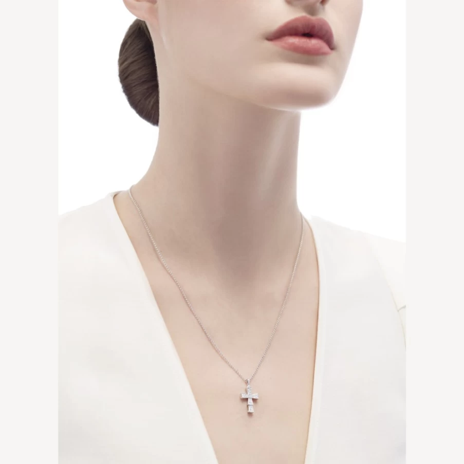 BVLGARI Croce Pendant Necklace - Luxurious Cross Charm for Women